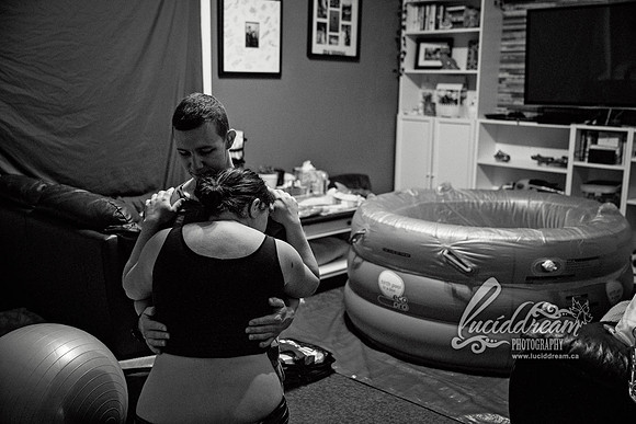 web-19AG3412bw
